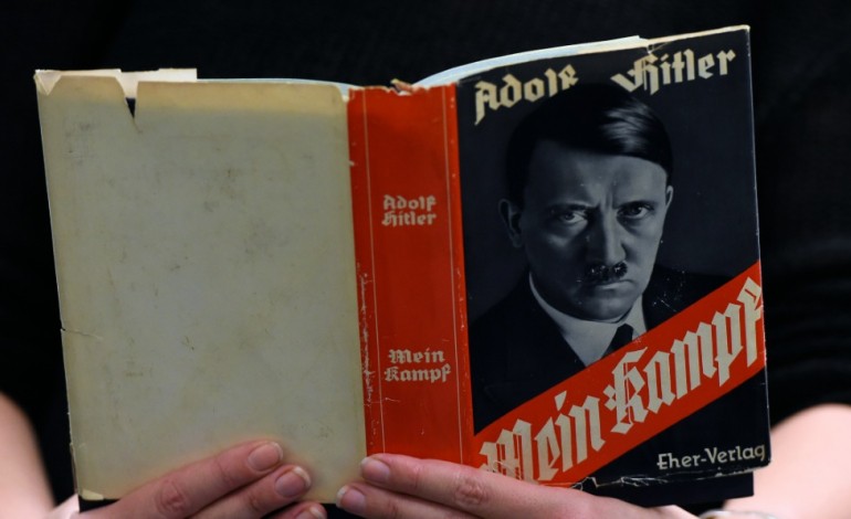 Munich (Allemagne) (AFP). Mein Kampf réédité en Allemagne, malgré les réticences