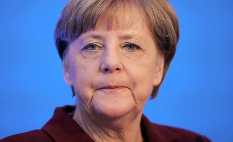Cologne (Allemagne) (AFP). Merkel durcit le ton sur les réfugiés, manifestation d'extrême droite à Cologne