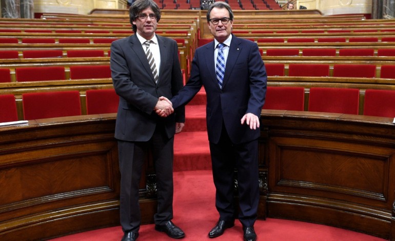 Barcelone (AFP). Carles Puigdemont prend les commandes de la Catalogne pour l'amener vers la sécession