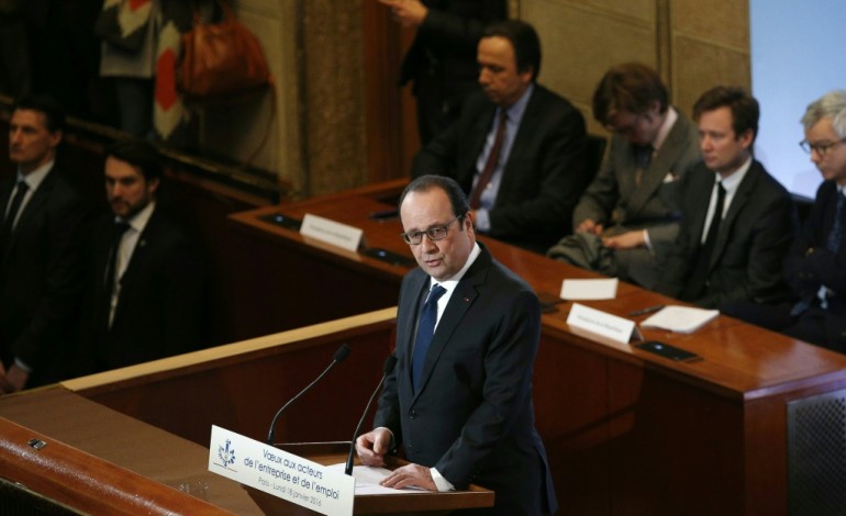 Paris (AFP). Hollande annonce plus de 2 milliards d'euros pour faire baisser le chômage