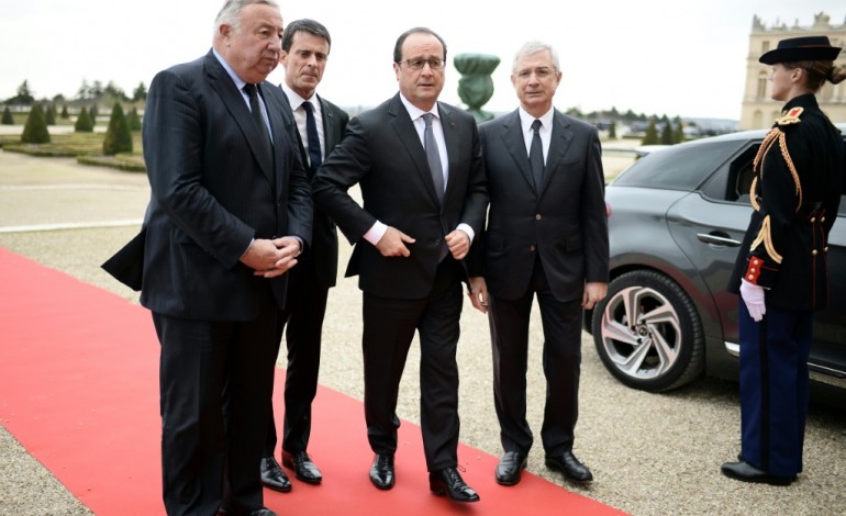 Paris (AFP). Déchéance de nationalité: Hollande reçoit les présidents de l'Assemblée et du Sénat