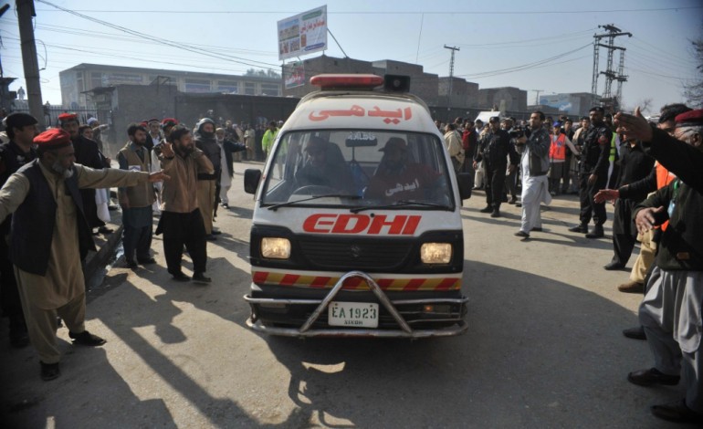 Charsadda (Pakistan) (AFP). Pakistan: attaque meurtrière des talibans contre une université 
