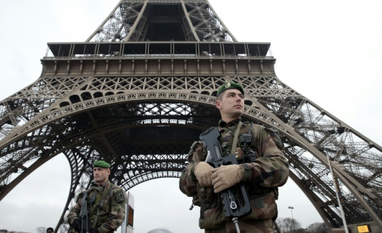 Paris (AFP). Etat d'urgence: probable prolongation au-delà du 26 février 