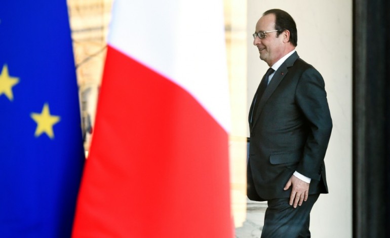 Paris (AFP). Hollande devant les ambassadeurs: le rythme des frappes contre le groupe EI sera accéléré 