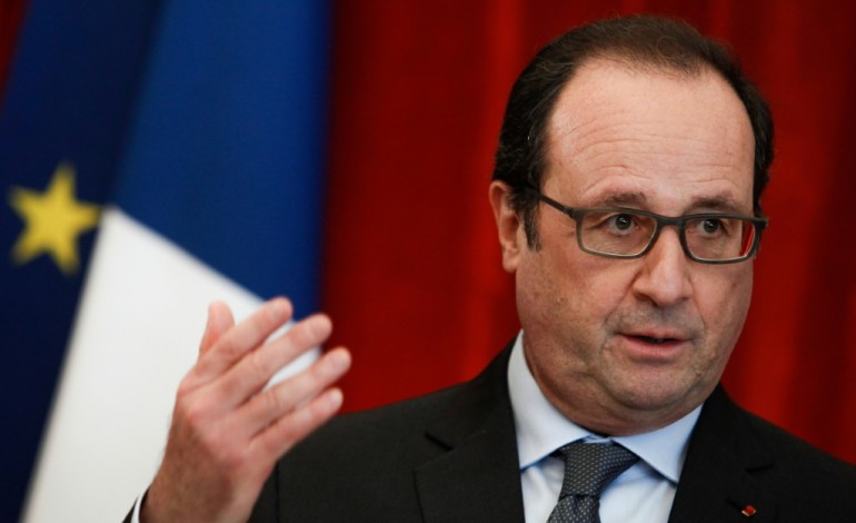 New Delhi (AFP). Inde: Hollande reconnaît que la vente de Rafale prendra du temps