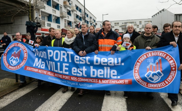 Calais (AFP). Manif, contre-manif: la tension monte à Calais confronté à la forte présence de migrants