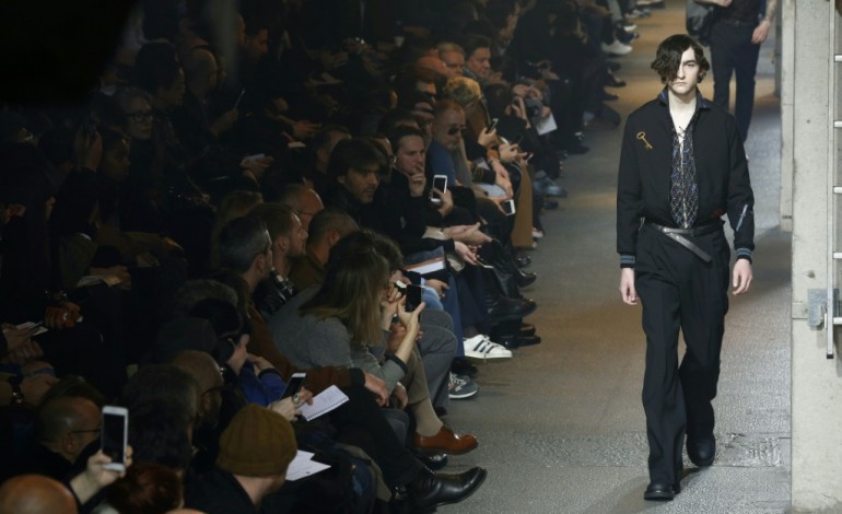 Paris (AFP). Mode homme: Lanvin romantique, Paul Smith revisite ses classiques