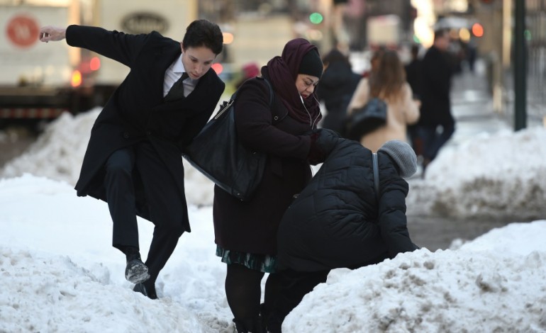 Washington (AFP). Etats-Unis: Washington reste bloquée après une tempête de neige historique
