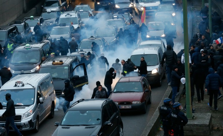 Paris (AFP). Grève des taxis en Ile-de-France: 20 interpellations 