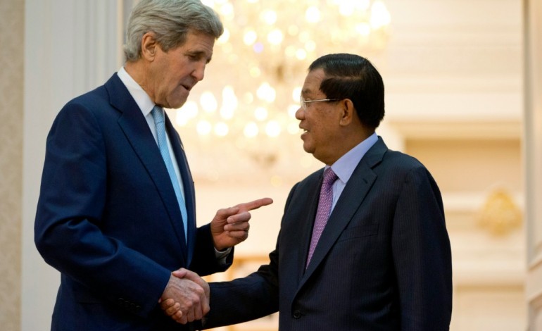 Phnom Penh (AFP). Cambodge: Kerry a demandé à Hun Sen de respecter la démocratie