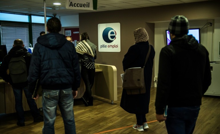 Paris (AFP). Chômage: Pôle emploi publie ses derniers chiffres de 2015