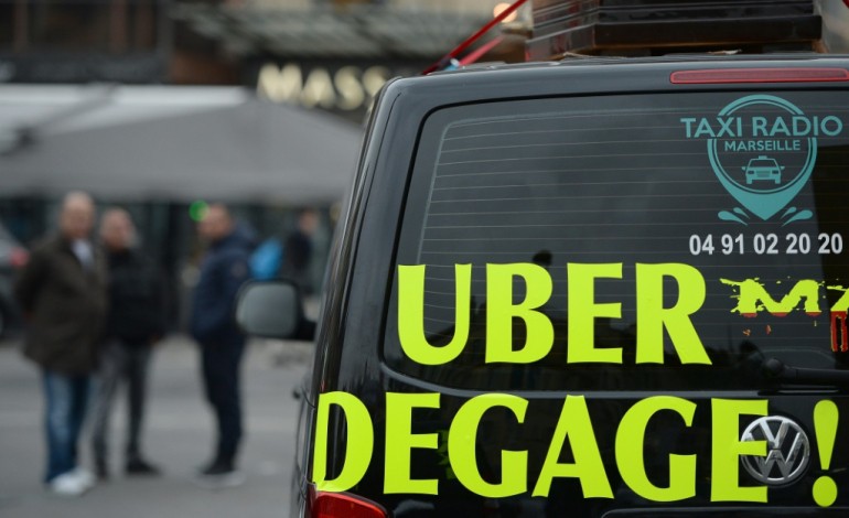 Paris (AFP). Uber France condamné à verser 1,2 million d'euros à une organisation de taxis