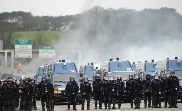 Rennes (AFP). Crise agricole: les agriculteurs ont commencé les blocages des routes de l'Ouest, mercredi noir en perspective