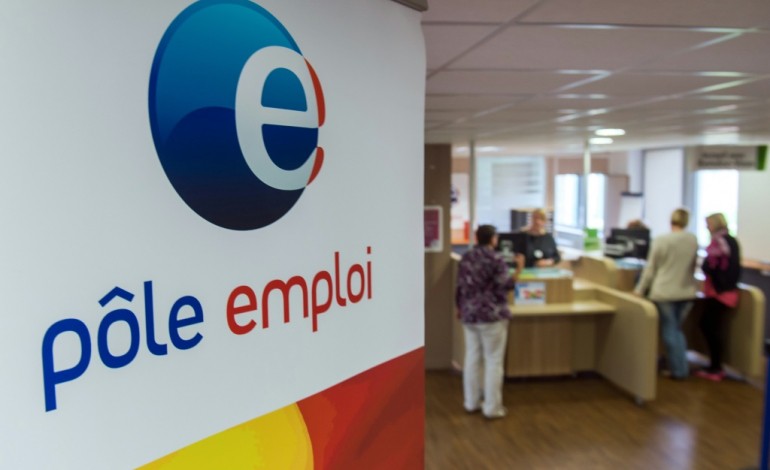 Paris (AFP). Un nouveau record du chômage pour terminer l'année 2015