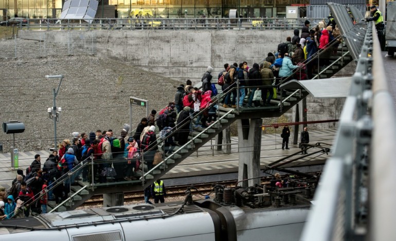 Stockholm (AFP). La Suède veut expulser jusqu'à 80.000 demandeurs d'asile déboutés