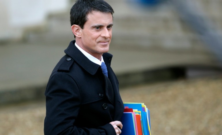 Paris (AFP). Valls: La reprise va s'accélérer en 2016 mais c'est encore insuffisant
