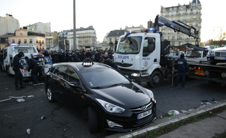 Paris (AFP). Les chauffeurs de taxis, encore sceptiques, mettent fin à leur mouvement