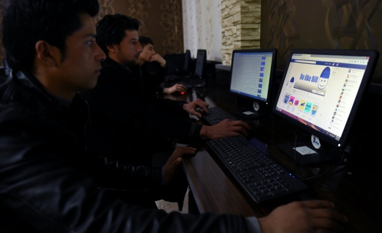 Kaboul (AFP). Des internautes afghans recourent au Bill de Facebook pour dénoncer la corruption