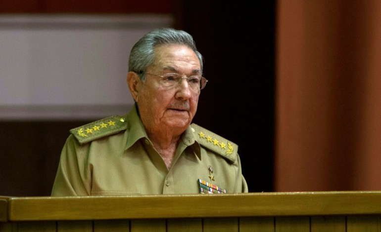 Paris (AFP). Cuba: le président Raul Castro accueilli officiellement à Paris