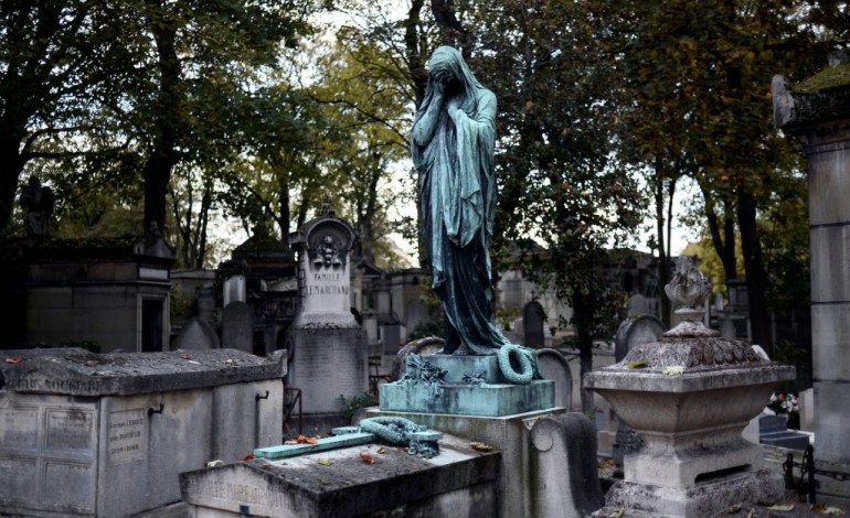 Paris (AFP). Suicide : 27 décès par jour, un drame de santé publique 