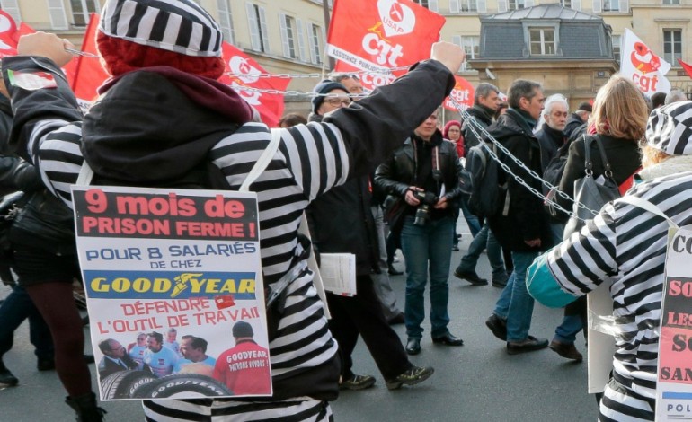 Paris (AFP). Grève pour les 8 condamnés de Goodyear: un train sur deux sur les RER A et B 