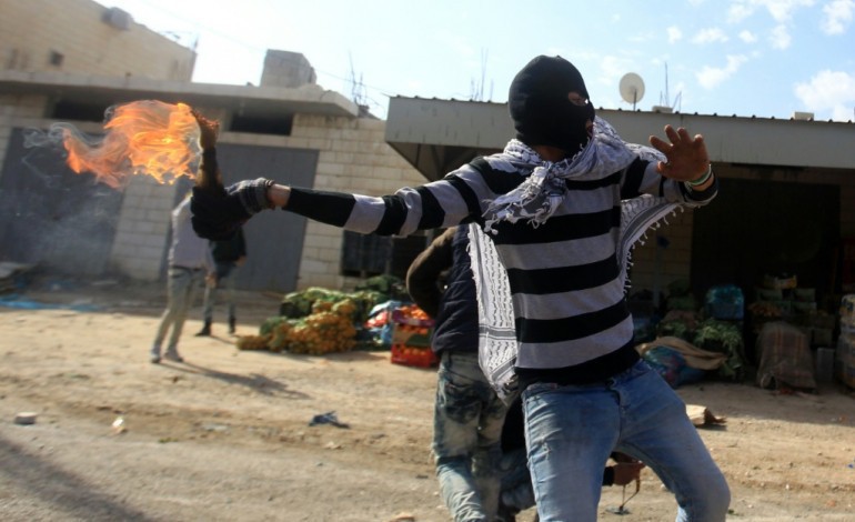 Jérusalem (AFP). Un Palestinien tué après avoir jeté un cocktail Molotov sur une jeep militaire 