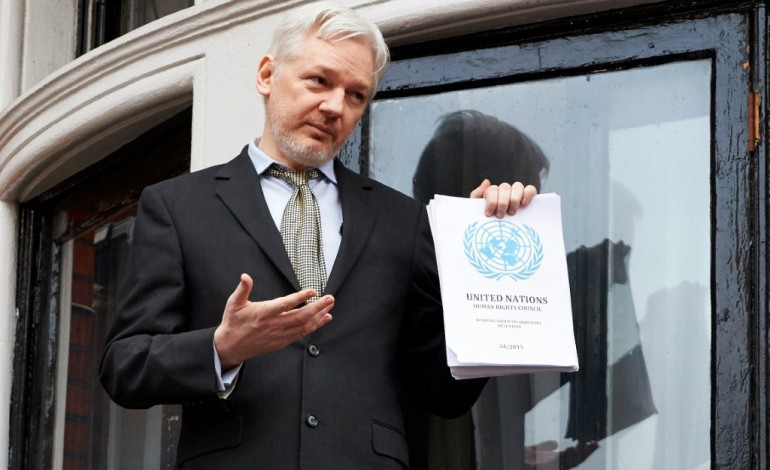 Londres (AFP). Assange crie victoire et réclame sa liberté, conforté par une décision de l'ONU