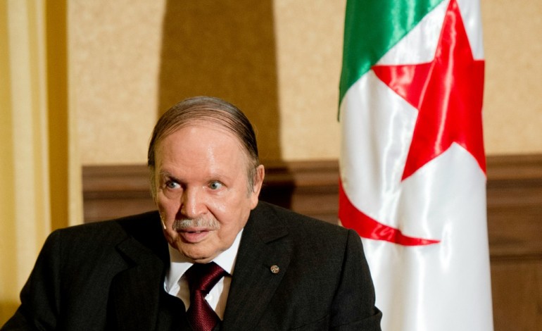 Alger (AFP). Algérie: la révision de la Constitution adoptée