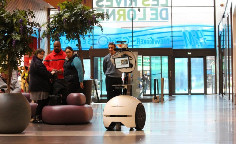 Un robot made in Caen fait ses premiers pas en public