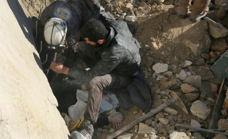 Alep (Syrie) (AFP). Syrie: plus de 500 morts depuis le début de l'offensive du régime à Alep (ONG)