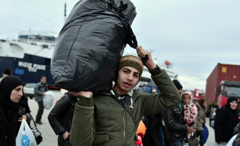 Bruxelles (AFP). Migrants: l'UE donne trois mois à la Grèce pour la gestion de sa frontière