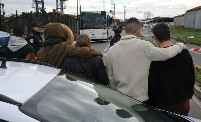 Rochefort (France) (AFP). Accident à Rochefort: chauffeur du camion déféré samedi, la ridelle au coeur de l'enquête
