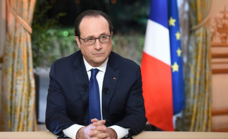 Paris (AFP). Hollande se défend de tout calcul mais esquisse sa candidature pour 2017