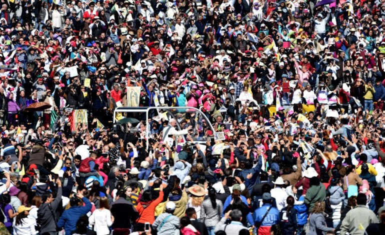 Mexico (AFP). Mexique: le pape sermonne le gouvernement mexicain et les évêques