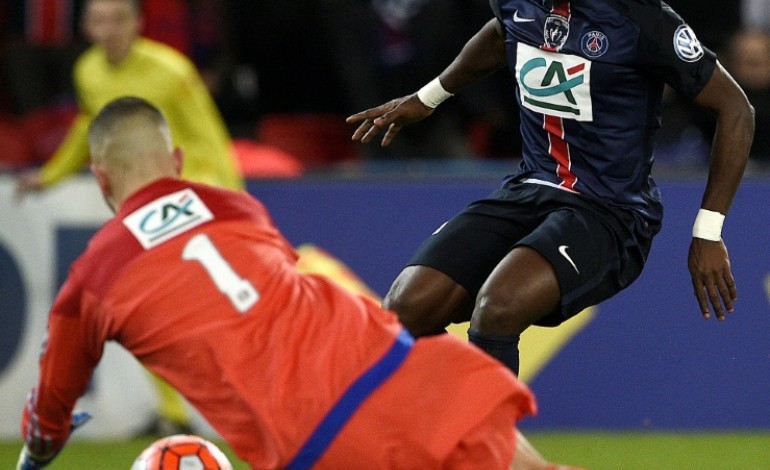 Paris (AFP). Ligue 1: Laurent Blanc, une fiotte? Une vidéo d'Aurier fait polémique