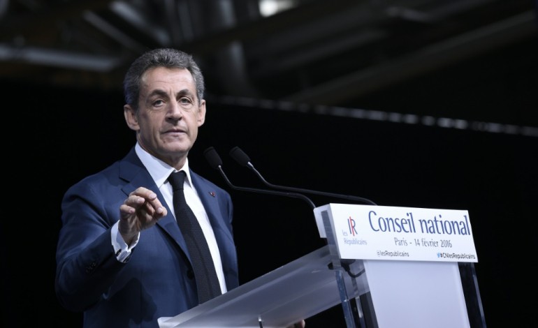 Paris (AFP). Les Républicains: Sarkozy défend un projet collectif, Copé allonge la liste de ses rivaux pour la primaire