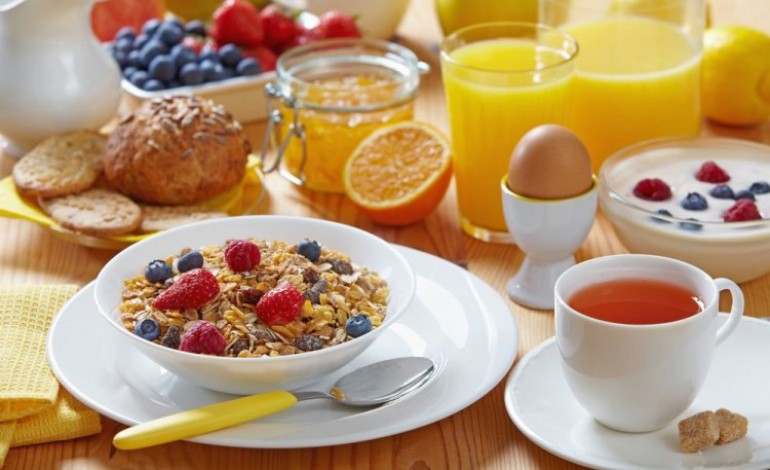 Prendre un petit déjeuner le matin rend plus actif !