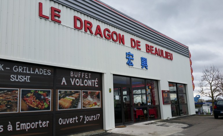 Le Dragon de Beaulieu,  à l'entrée de Caen