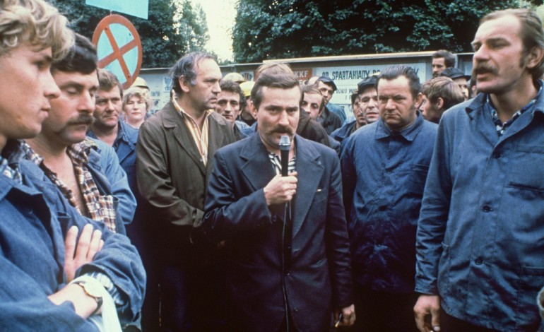 Varsovie (AFP). Lech Walesa, accusé d'avoir été agent communiste, dément fermement