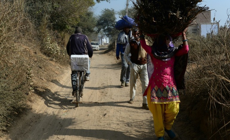 Alwar (Inde) (AFP). En Inde, le commerce en ligne perce en zone rurale, au bénéfice de la poste