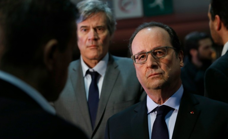 Paris (AFP). Hollande au Salon de l'Agriculture: la loi sur la grande distribution doit être revue