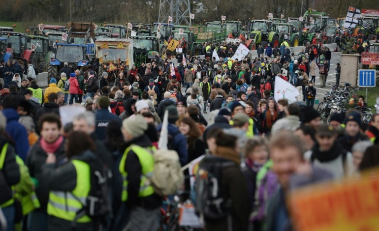 Notre-Dame-des-Landes (France) (AFP). Notre-Dame-des-Landes: entre 10.000 et plusieurs dizaines de milliers de manifestants