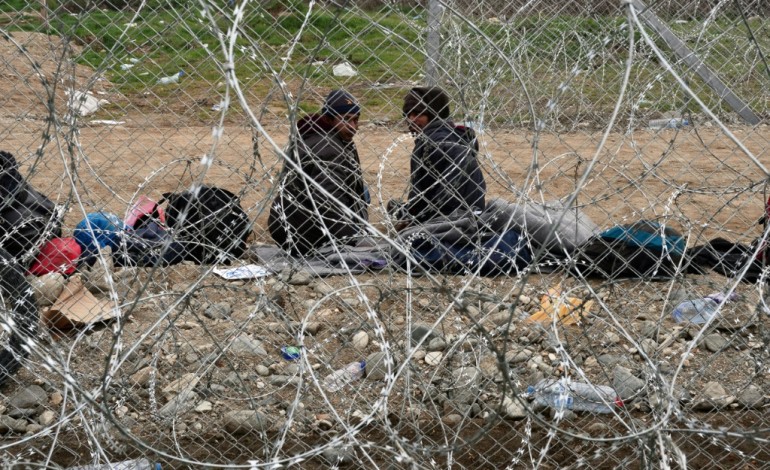 Idomeni (Grèce) (AFP). Migrations: incidents à la frontière gréco-macédonienne, l'UE divisée