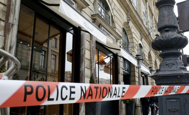 Paris (AFP). Un vol à main armée sur la place Vendôme, l'une des plus sécurisée de Paris