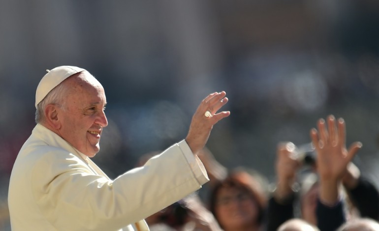 Rome (AFP). La France doit devenir un Etat plus laïc, affirme le pape François