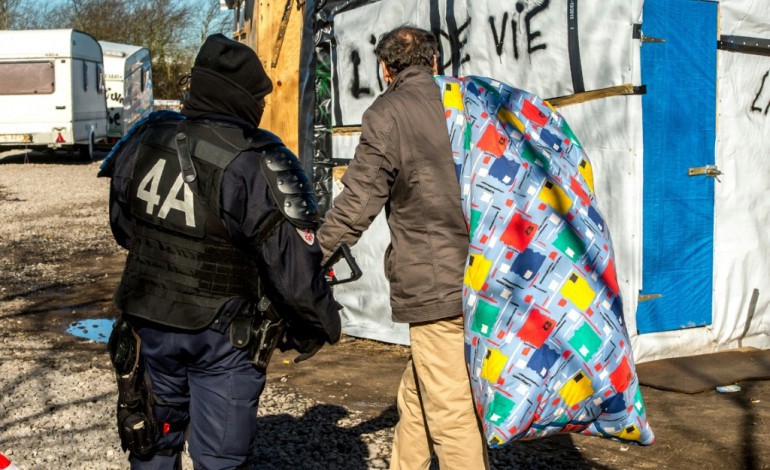 Calais (AFP). Jungle de Calais: environ un quart de la surface évacuée en une semaine