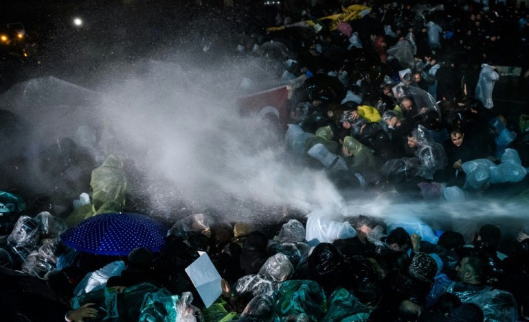 Istanbul (AFP). Turquie: la police investit un grand quotidien hostile à Erdogan