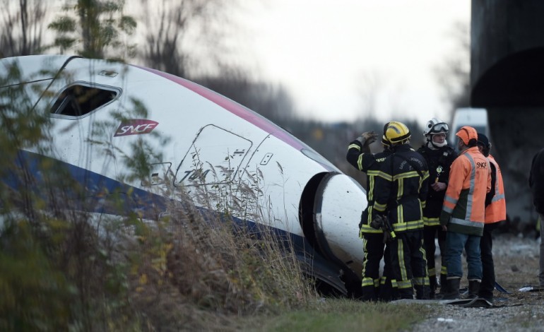 Paris (AFP). Accident d'un TGV d'essai: première réunion entre la SNCF et les familles de victimes
