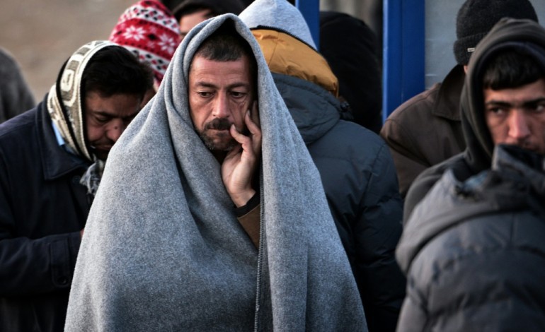 Idomeni (Grèce) (AFP). Réfugiés: 13.000 migrants bloqués à la frontière gréco-macédonienne