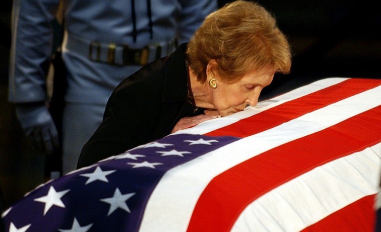 Los Angeles (AFP). Nancy Reagan, une femme du monde devenue protectrice de l'héritage de son mari